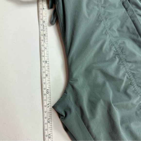 Athleta Attitude Pants Womens 2/P Army Green Ruched Lightweight Pull On - Picture 5 of 7
